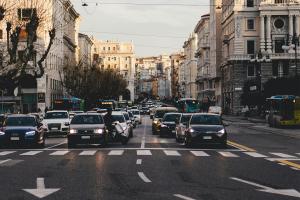 Cégautóadó változások: inflációkövetés és vége a hibridek adómentességének